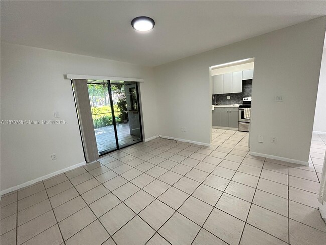 Building Photo - 11047 SW 154th Ct
