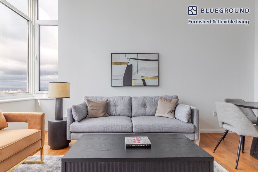 Building Photo - 635 W 42nd St