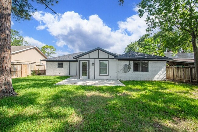 Building Photo - 11423 Hazen St