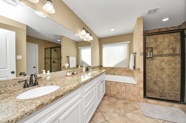 Building Photo - 6714 Albion Cresent Dr