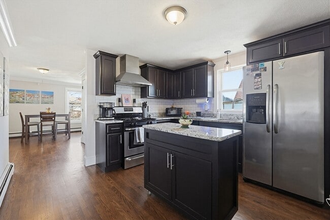 Building Photo - 48 Calumet St