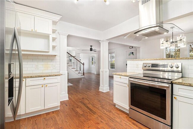 Building Photo - 1719 Flat Shoals Rd SE