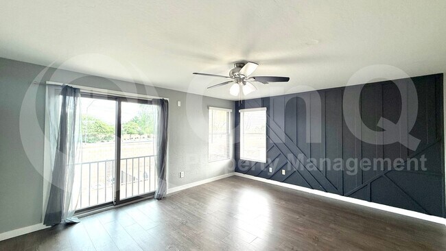 Building Photo - 12113 N 128th Ave