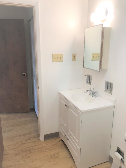 Building Photo - 6350 Forward Ave