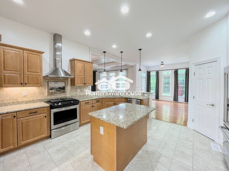 Building Photo - 816 Gilchrist Ct