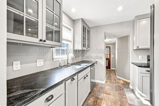 Building Photo - 1770 W Beekman Pl