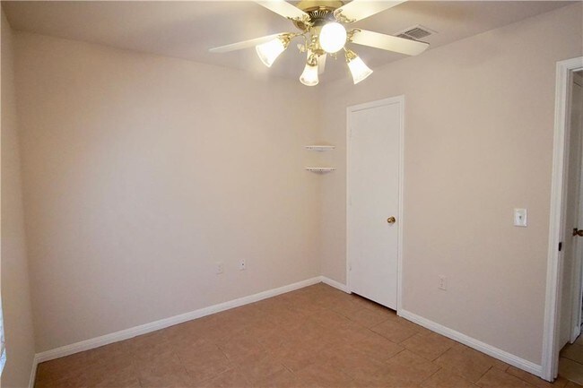 Building Photo - 4814 Walden Cir