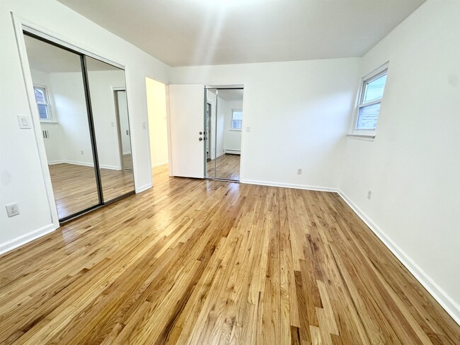 Building Photo - 1455 43rd St
