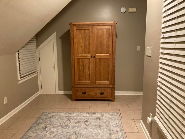 Building Photo - 3065 Green Fairway Cv S