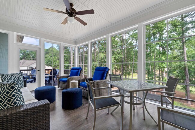 Building Photo - 1100 Hidden Hills Cir