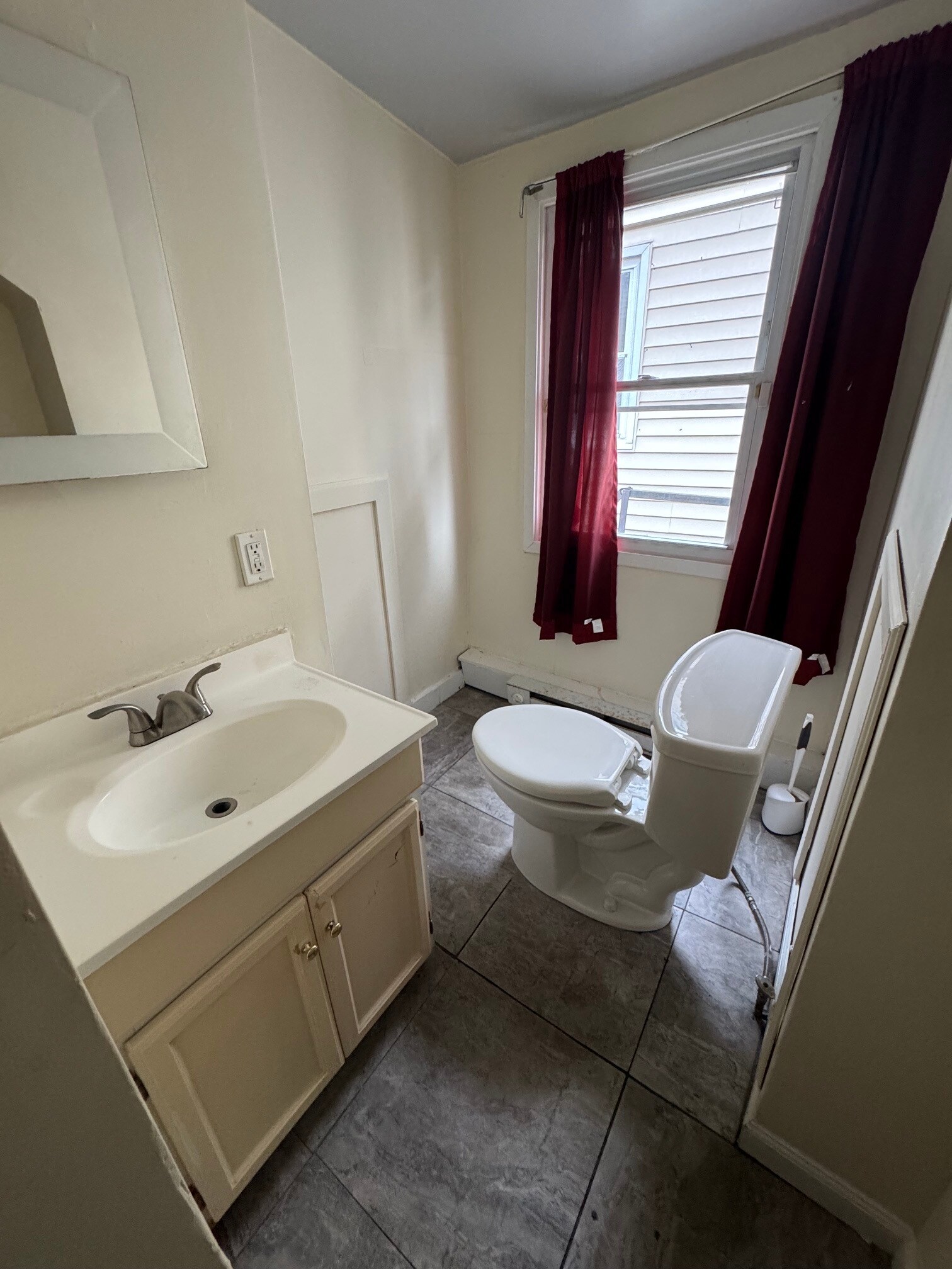Building Photo - 137 Quinnipiac St