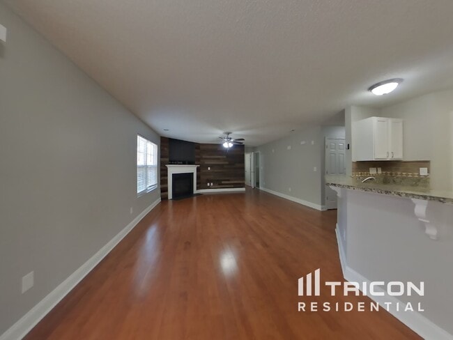 Building Photo - 2203 Ballingarry Dr