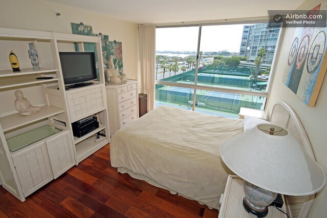 Building Photo - 1710 Avenida del Mundo