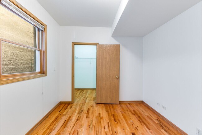 Building Photo - 333 S Leavitt St