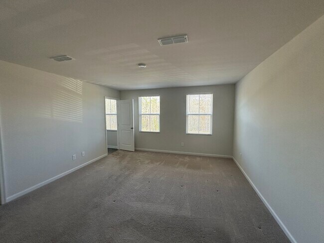 Building Photo - Like NEW 2 Story Single Family Home w/ Fen...