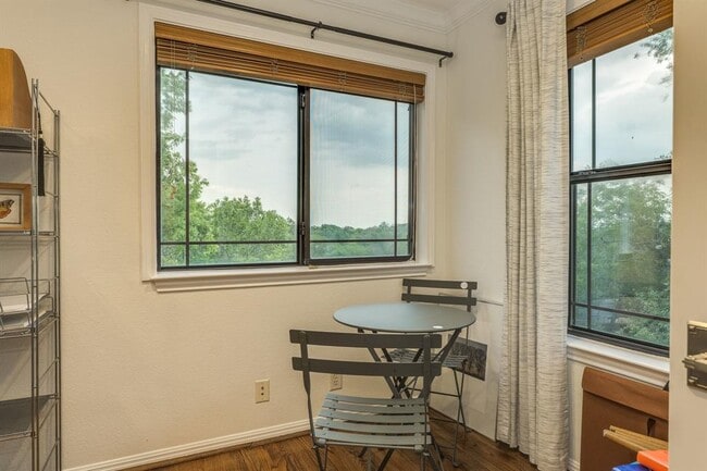 Building Photo - 1105 Constant Springs Dr