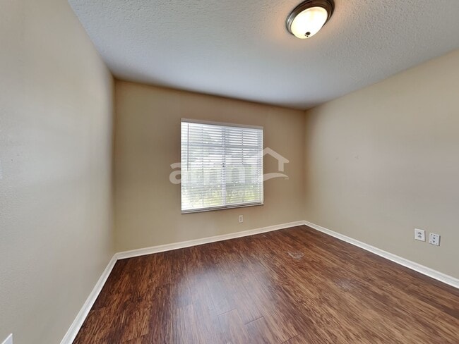 Building Photo - 30846 Midtown Ct