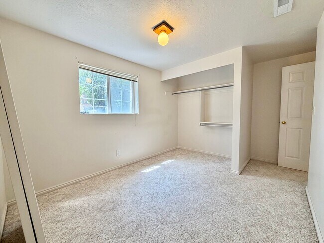 Building Photo - 2455 E 3700 N