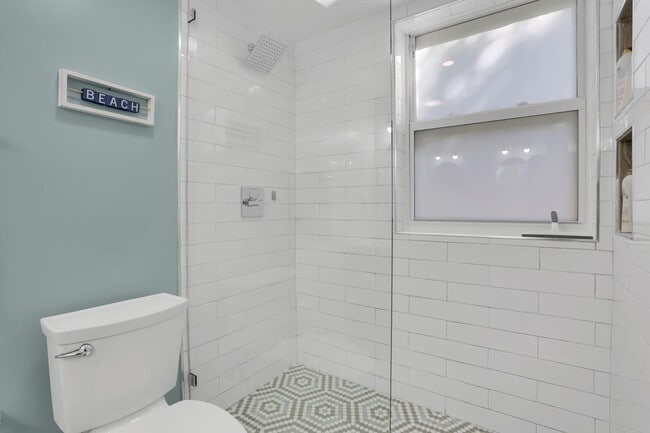 Building Photo - 320 S Ocean Blvd