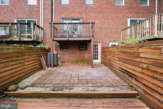 Building Photo - 223 Burgess Ave
