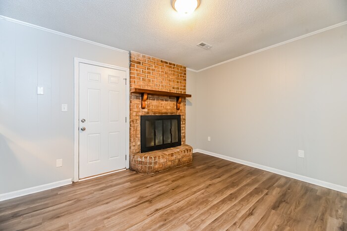 Building Photo - 7720 Mendelwood Dr