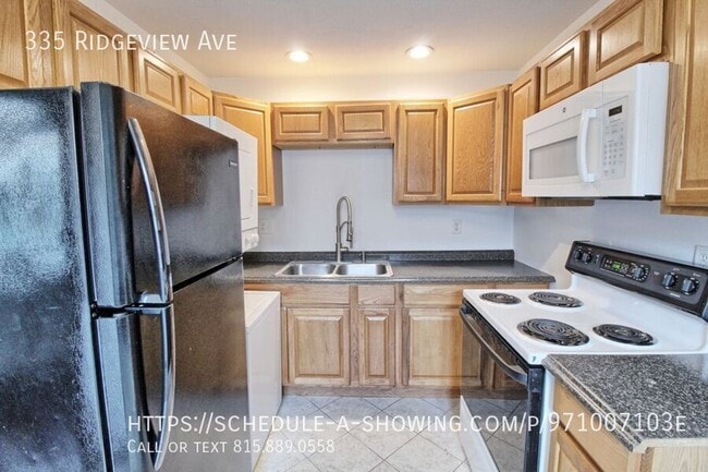 Building Photo - 335 Ridgeview Ave