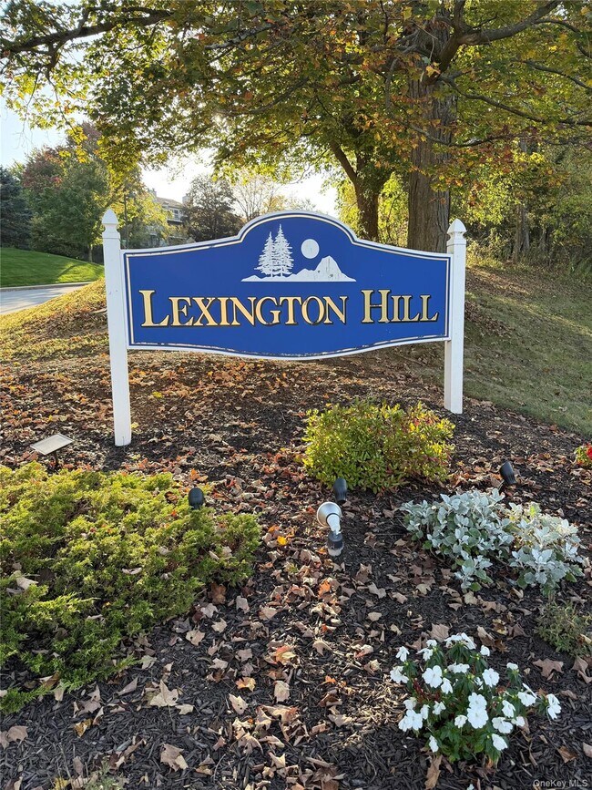 Building Photo - 2 Lexington Hills Rd