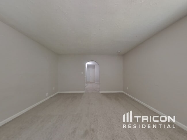 Building Photo - 188 Misty Hollow Way