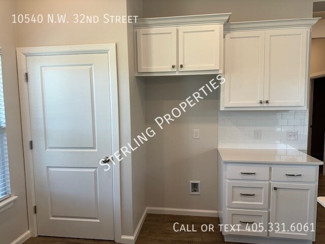 Building Photo - 10540 NW 32nd St