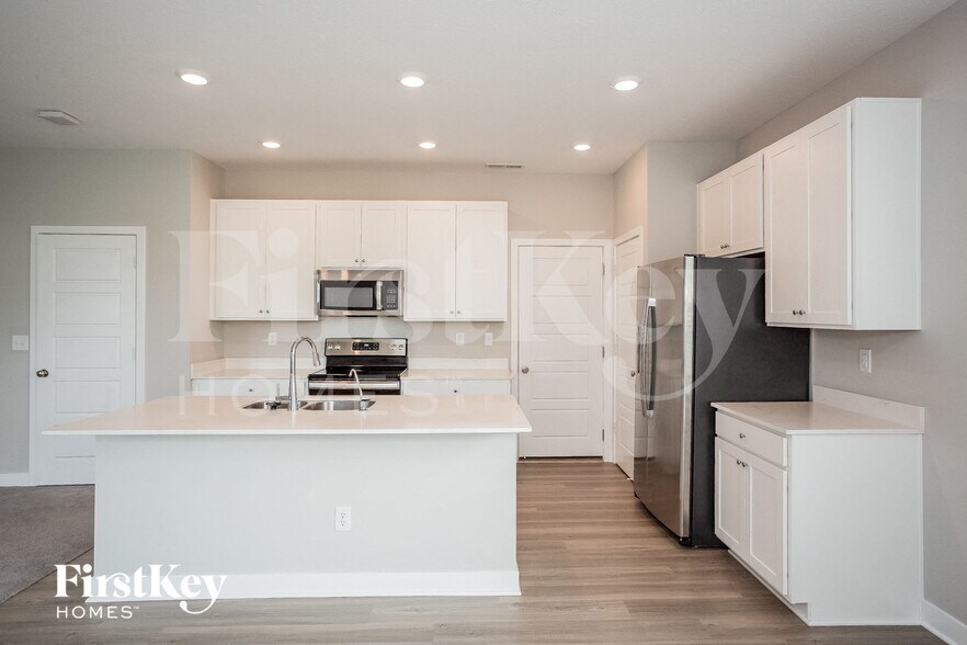 Building Photo - 6436 Stokes Ave