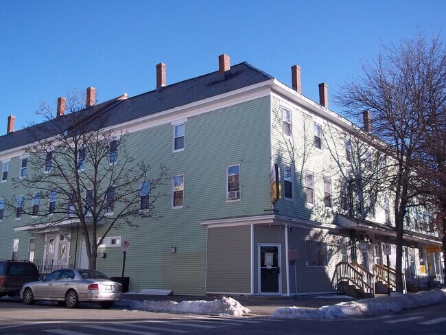 Building Photo - 49 Pennacook St