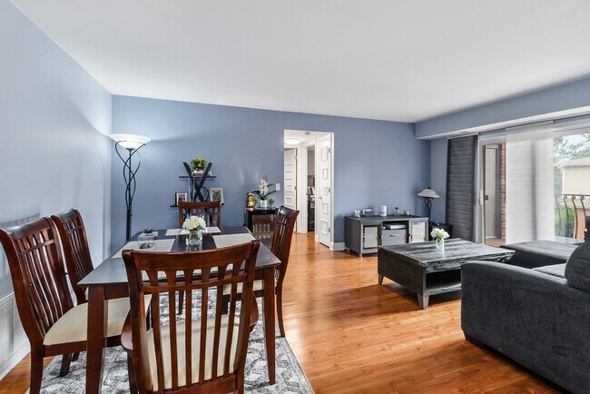 Building Photo - 11112 E Cove Cir