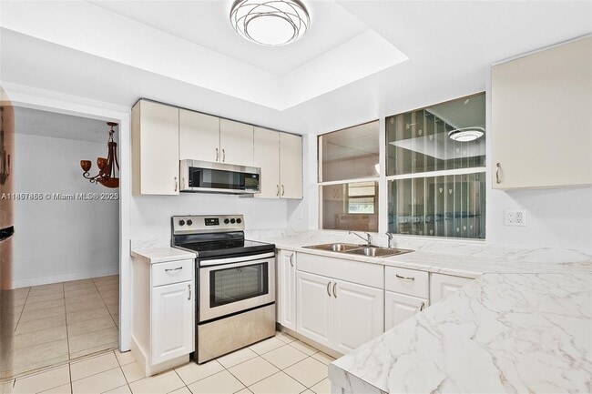 Building Photo - 1132 NW 76th Ave