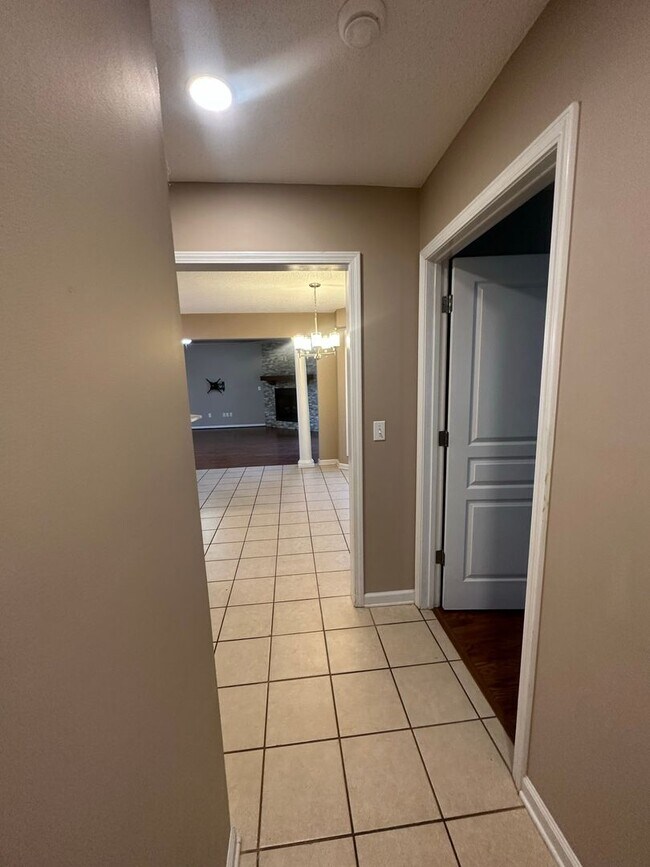 Building Photo - Briarhill Acres