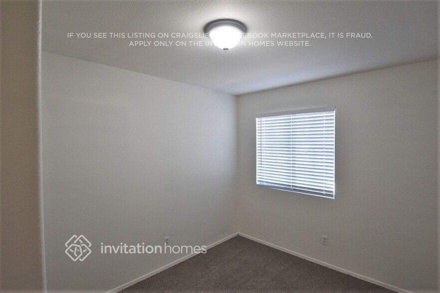Building Photo - 8255 W Willow Ave