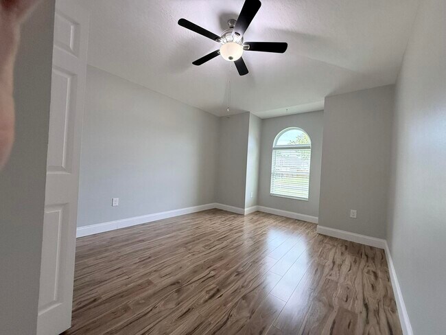 Building Photo - 3786 Sierra Dr