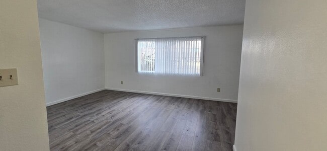 Building Photo - Completely Remodeled Colton Condo in Gated Community