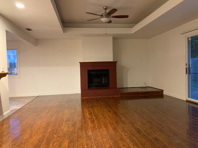 Building Photo - GRANITE BAY ~ HOME FOR RENT!