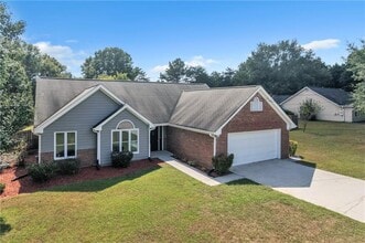 Building Photo - 250 Meadow View Dr