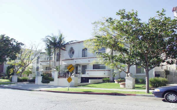 Building Photo - 3751 S Canfield Ave
