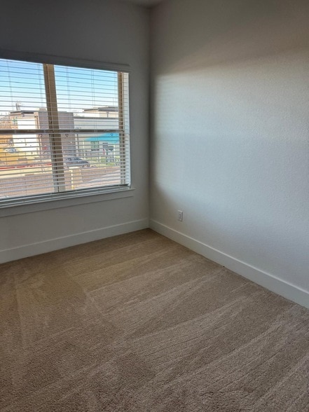 Building Photo - 4417 Cave Spgs St