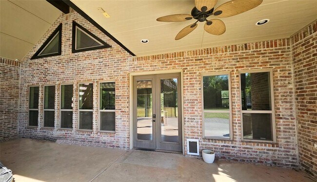 Building Photo - 6301 Hilltop Dr