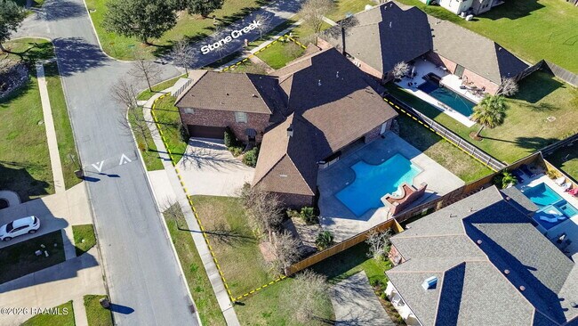 Building Photo - 100 Stone Creek