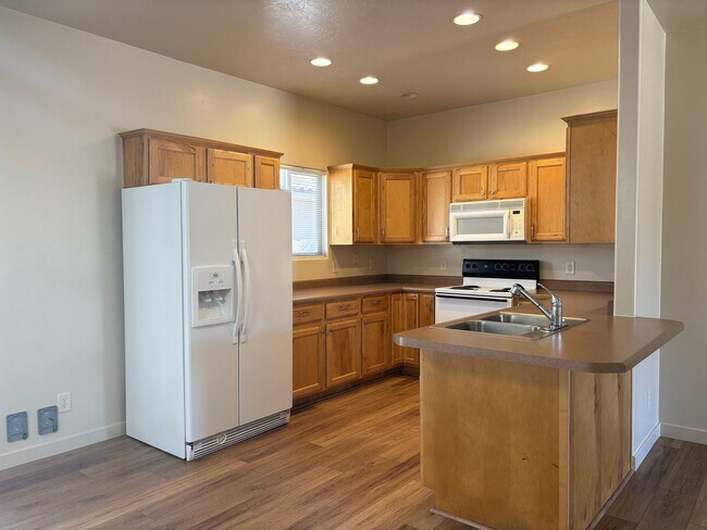 Building Photo - Grand Legacy Near Sky Mountain Golf Course