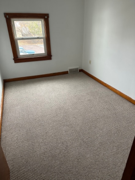 Building Photo - 745 Naylor Ave