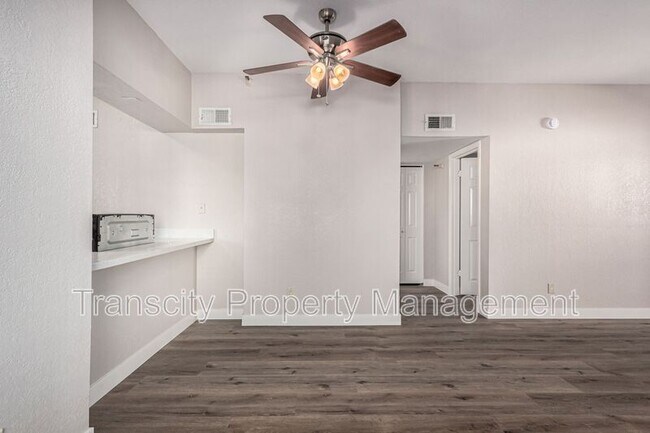 Building Photo - 8020 E Thomas Rd