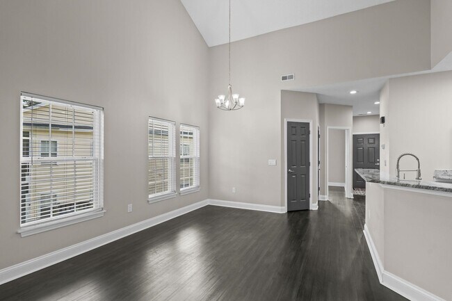 Building Photo - 5026 Belleglen Ct