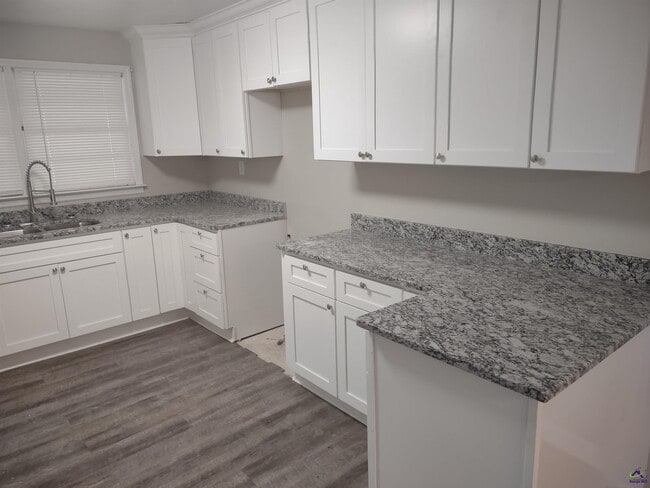 Building Photo - 6422 Gibson Rd