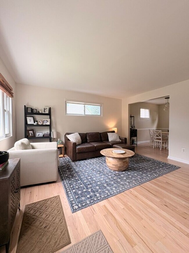 Building Photo - 13520 Grenoble Dr