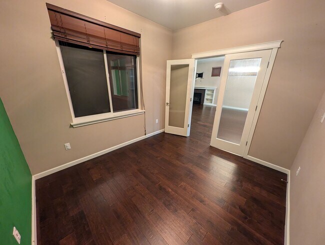 Building Photo - Almost 2500 SQ Feet of Space for ALL of your needs! Avail for Rent in Bremerton!